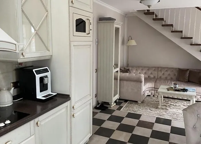 Birutes Aleja 18 * פלאנגה